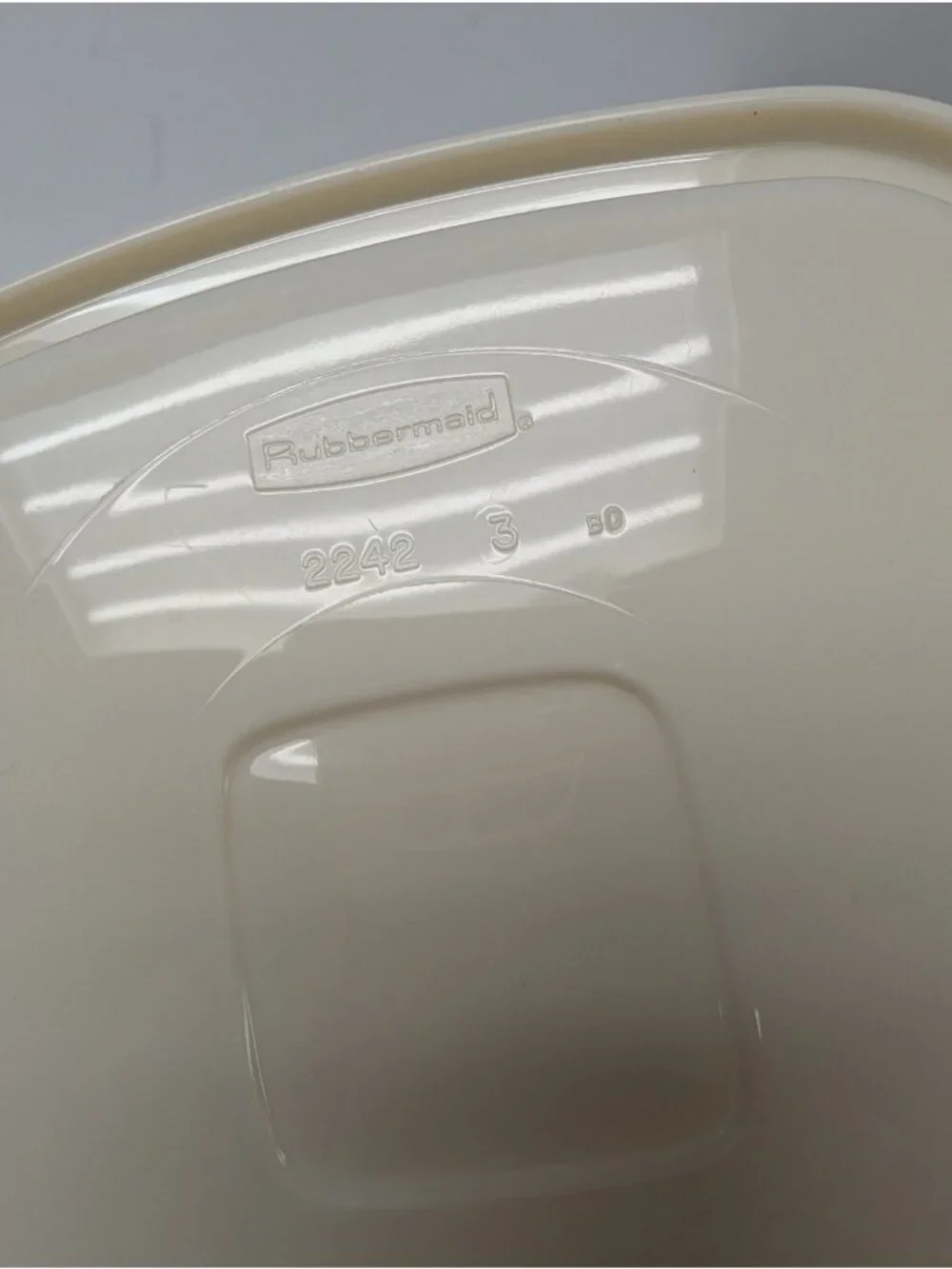Rubbermaid 2 Cup Storage Container #2243 Square Servin Saver Almond Excellent